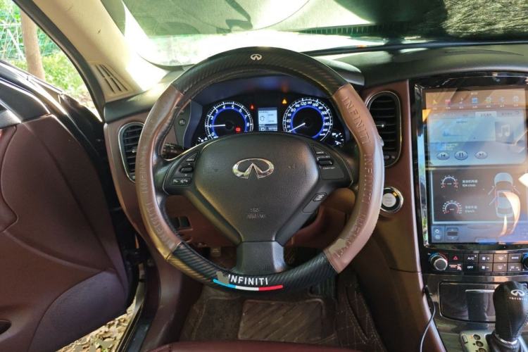 Used Infiniti QX50 2013 2.5L Two-Wheel-Drive Elegant Edition Steering Wheel