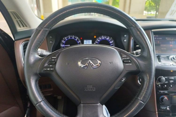 Used Infiniti QX50 2013 2.5L 4x4 Elegant Edition Steering Wheel