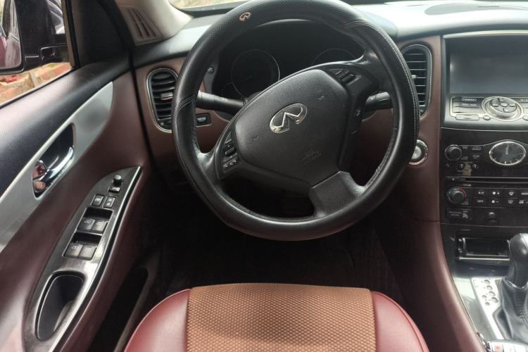 Used Infiniti QX50 2013 2.5L Two-Wheel-Drive Elegant Edition Steering Wheel