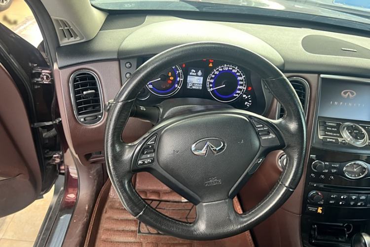 Used Infiniti QX50 2013 2.5L Two-Wheel-Drive Elegant Edition Steering Wheel