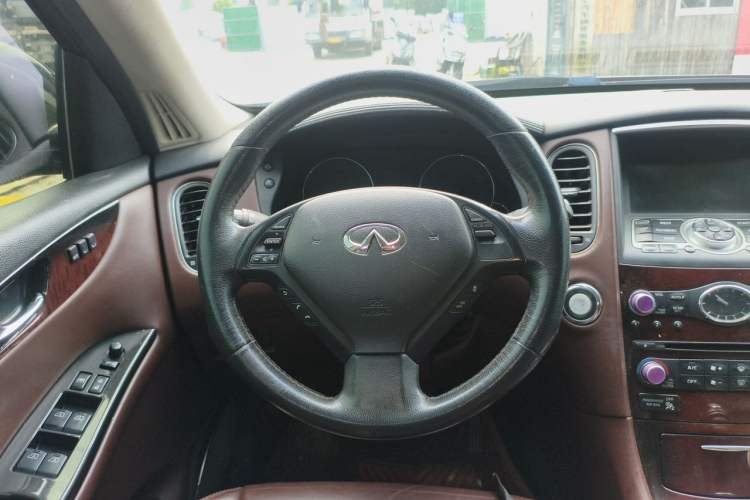 Used Infiniti QX50 2013 2.5L 4x4 Luxury Edition Steering Wheel