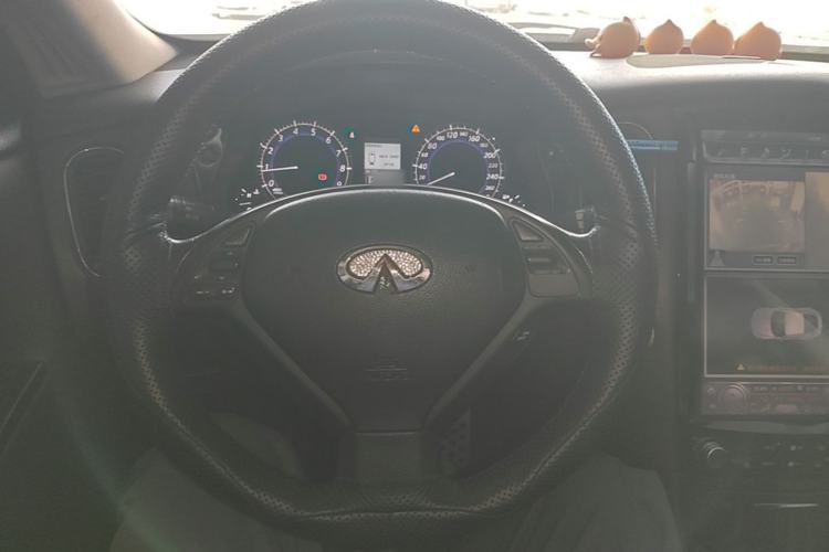Used Infiniti QX50 2013 2.5L Two-Wheel-Drive Elegant Edition Steering Wheel