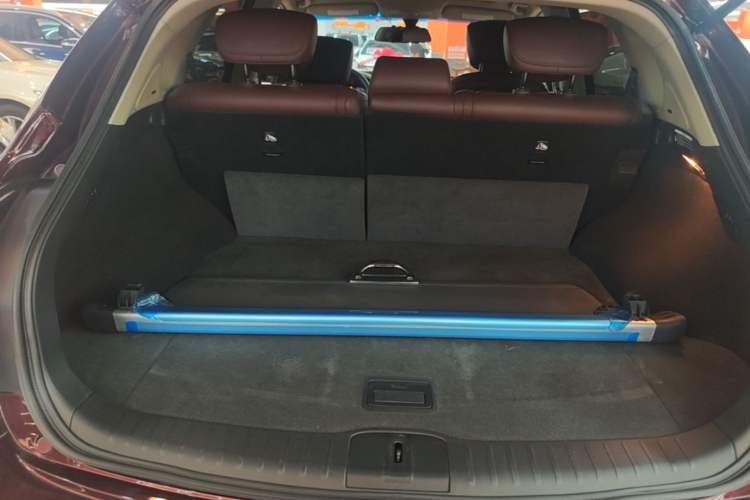 Used Infiniti QX50 2013 2.5L 4x4 Elegant Edition Trunk
