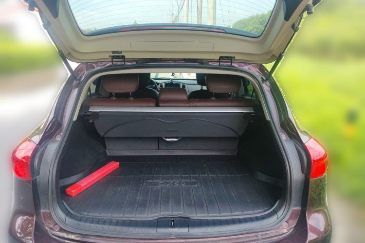 Used Infiniti QX50 2013 2.5L Two-Wheel-Drive Elegant Edition Trunk