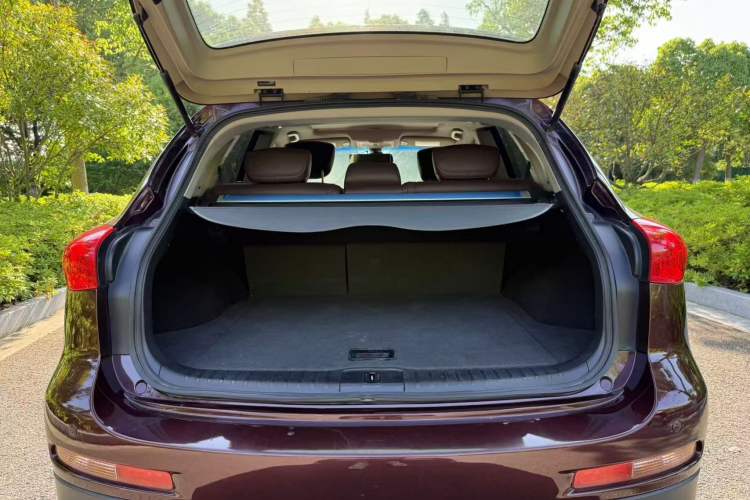 Used Infiniti QX50 2013 2.5L Two-Wheel-Drive Elegant Edition Trunk