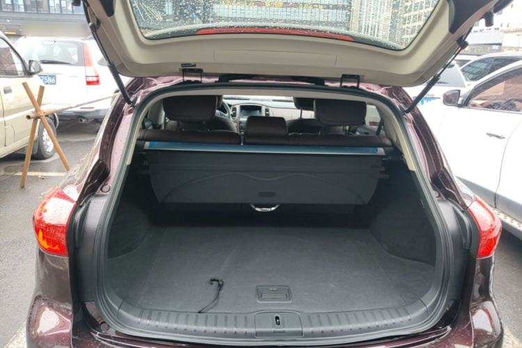 Used Infiniti QX50 2013 2.5L Two-Wheel-Drive Elegant Edition Trunk