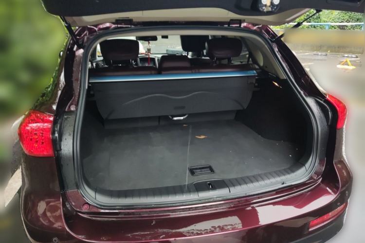 Used Infiniti QX50 2013 2.5L 4x4 Elegant Edition Trunk