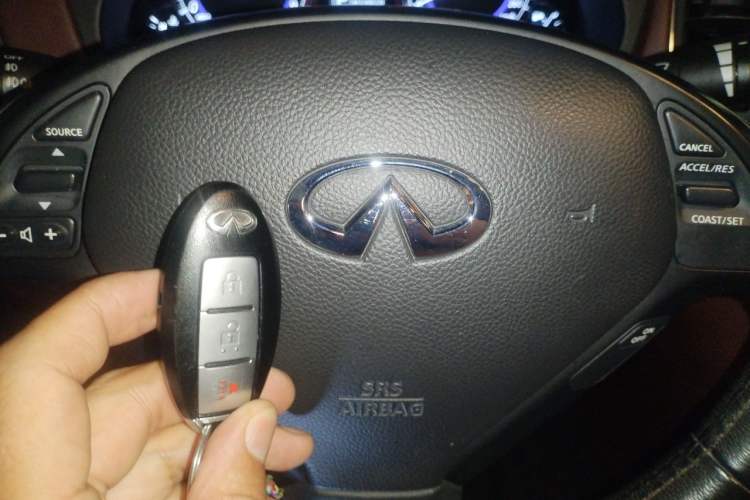 Used Infiniti QX50 2013 2.5L Two-Wheel-Drive Elegant Edition Vehicle Key