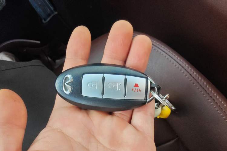 Used Infiniti QX50 2013 2.5L Two-Wheel-Drive Elegant Edition Vehicle Key