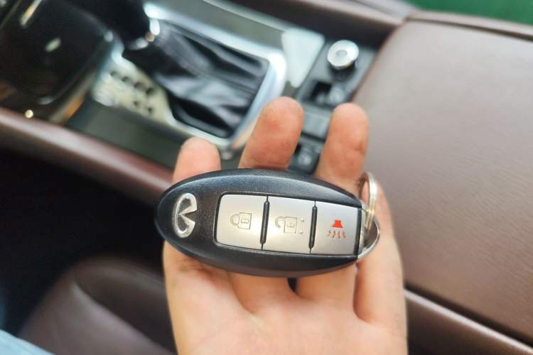 Used Infiniti QX50 2013 2.5L 4x4 Elegant Edition Vehicle Key