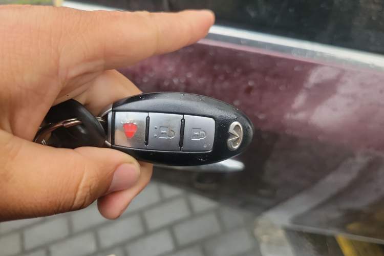 Used Infiniti QX50 2013 2.5L Two-Wheel-Drive Elegant Edition Vehicle Key