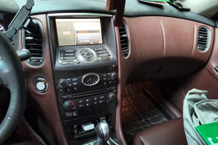 Used Infiniti QX50 2013 2.5L Two-Wheel-Drive Elegant Edition Audio And AC Panel