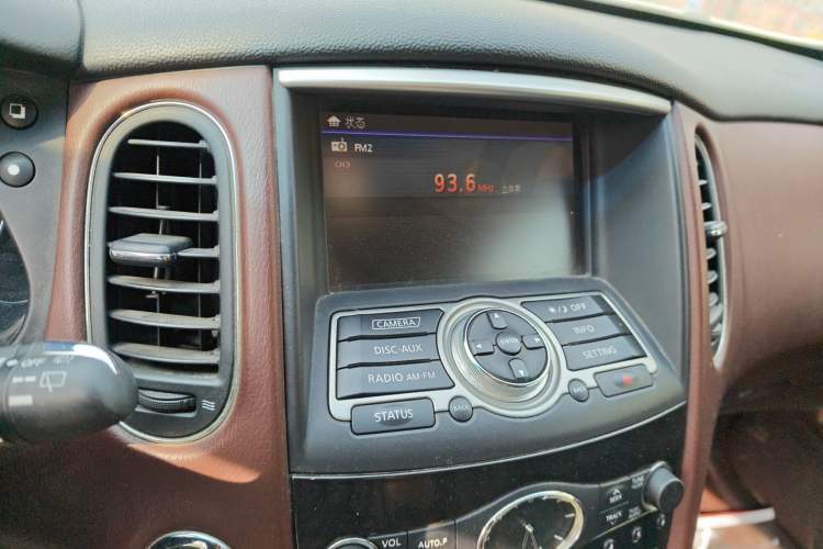 Used Infiniti QX50 2013 2.5L 4x4 Elegant Edition Audio And AC Panel