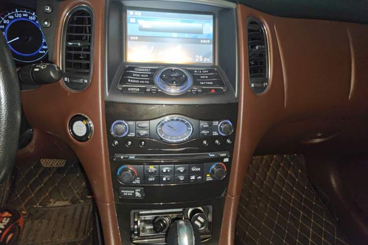 Used Infiniti QX50 2013 2.5L Two-Wheel-Drive Elegant Edition Audio And AC Panel