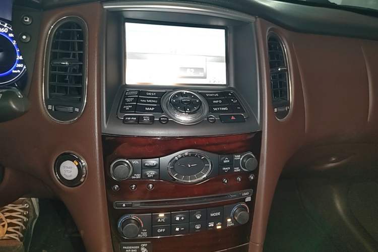 Used Infiniti QX50 2013 2.5L Two-Wheel-Drive Zunya Edition Audio And AC Panel