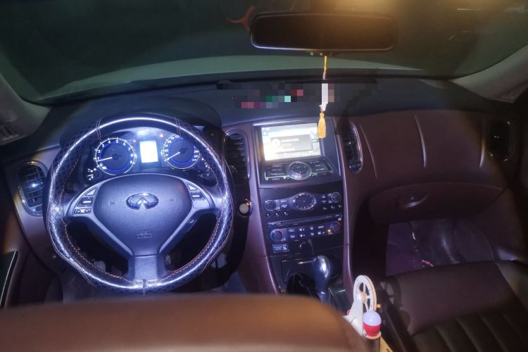 Used Infiniti QX50 2013 2.5L 4x4 Elegant Edition Center Console