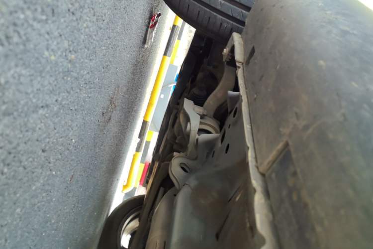 Used Infiniti QX50 2013 2.5L Two-Wheel-Drive Zunya Edition Chassis Front Left