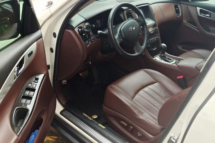 Used Infiniti QX50 2013 2.5L 4x4 Elegant Edition Driver Seat