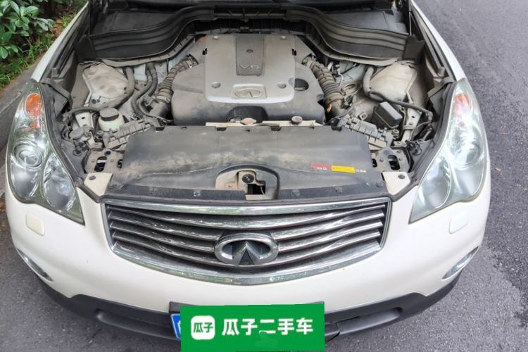Used Infiniti QX50 2013 2.5L Two-Wheel-Drive Elegant Edition Engine Bay