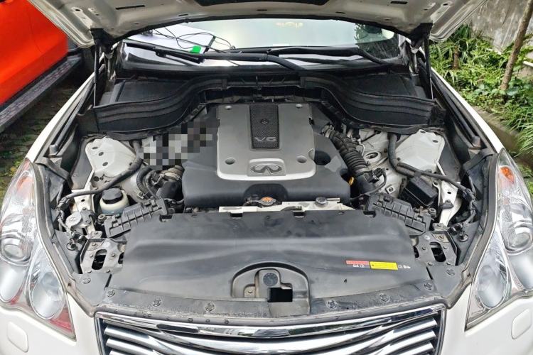 Used Infiniti QX50 2013 2.5L Two-Wheel-Drive Zunya Edition Engine Bay