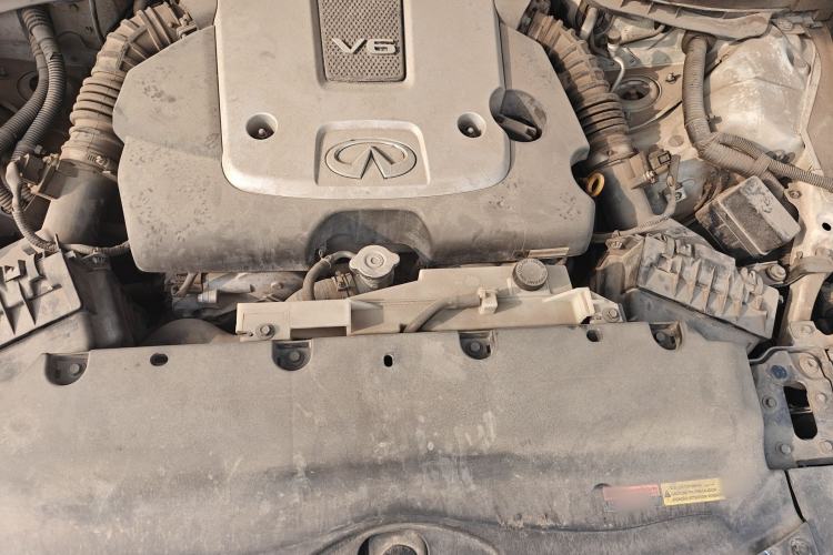 Used Infiniti QX50 2013 2.5L Two-Wheel-Drive Elegant Edition Engine Bay