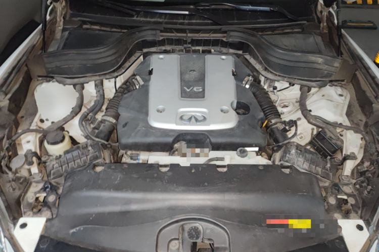 Used Infiniti QX50 2013 2.5L Two-Wheel-Drive Elegant Edition Engine Bay
