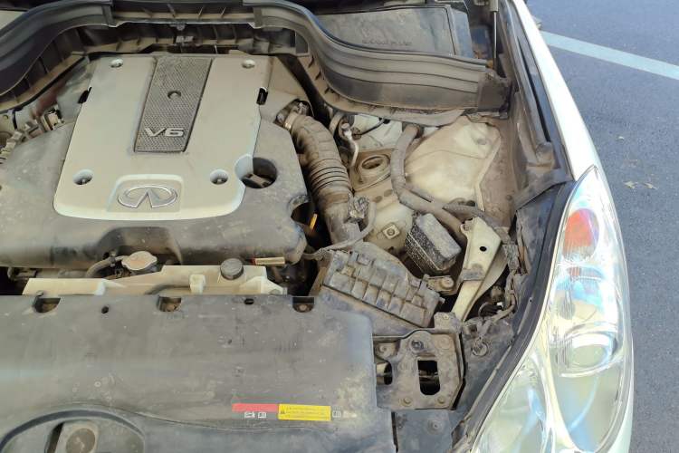 Used Infiniti QX50 2013 2.5L Two-Wheel-Drive Zunya Edition Engine Bay Left