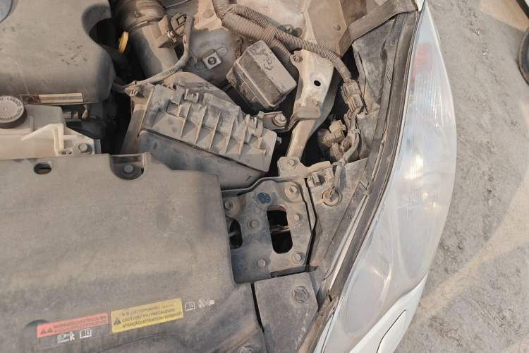 Used Infiniti QX50 2013 2.5L Two-Wheel-Drive Elegant Edition Engine Bay Left