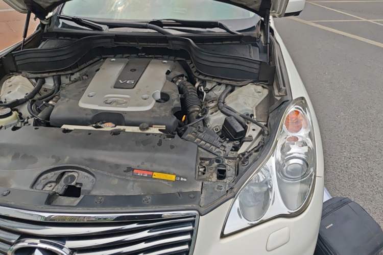 Used Infiniti QX50 2013 2.5L 4x4 Elegant Edition Engine Bay Left