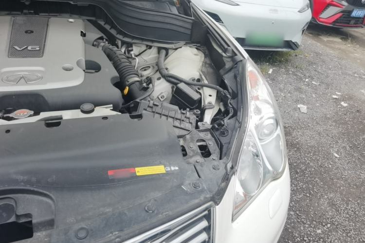 Used Infiniti QX50 2013 2.5L Two-Wheel-Drive Elegant Edition Engine Bay Left