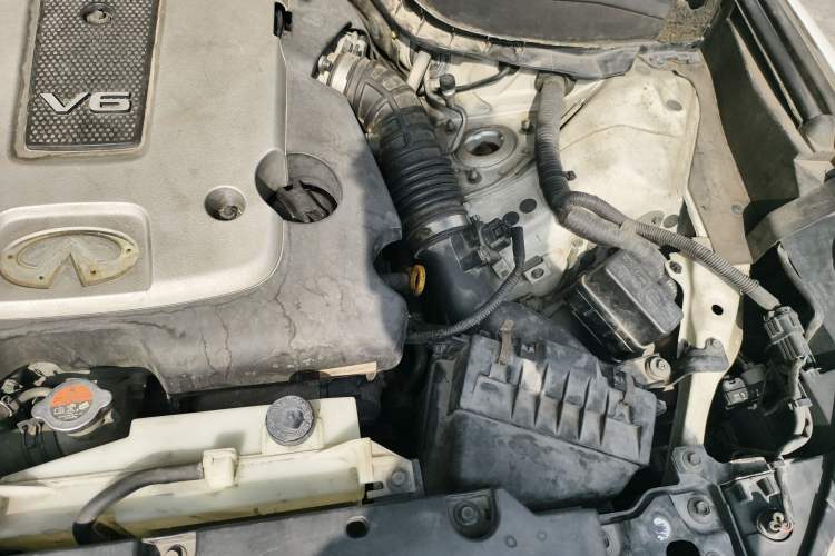 Used Infiniti QX50 2013 2.5L 4x4 Elegant Edition Engine Bay Left