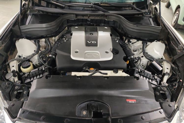 Used Infiniti QX50 2013 2.5L Two-Wheel-Drive Elegant Edition Engine Bay