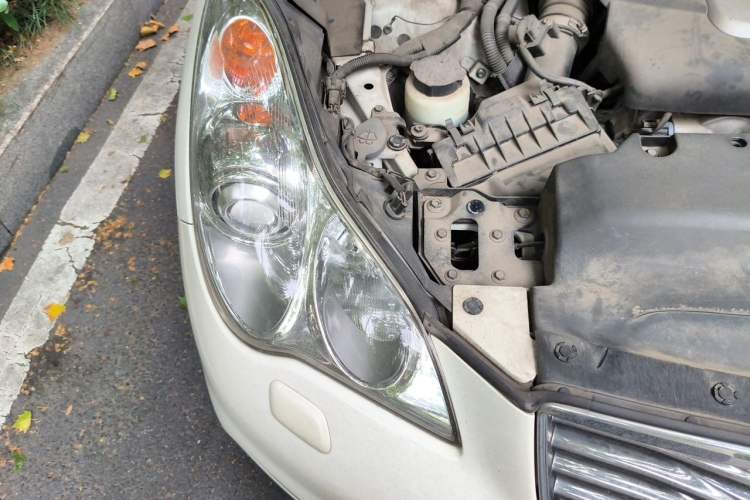 Used Infiniti QX50 2013 2.5L Two-Wheel-Drive Elegant Edition Engine Bay Right