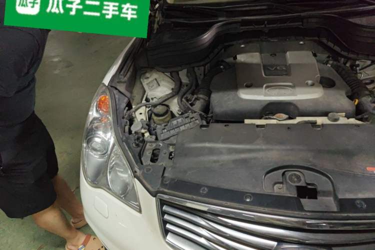 Used Infiniti QX50 2013 2.5L Two-Wheel-Drive Elegant Edition Engine Bay Right