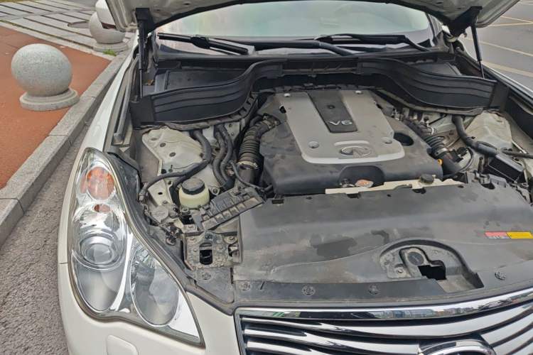 Used Infiniti QX50 2013 2.5L 4x4 Elegant Edition Engine Bay Right