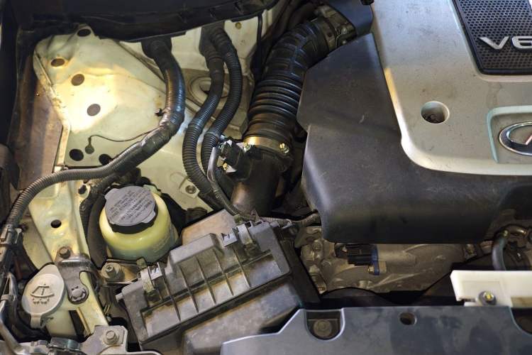 Used Infiniti QX50 2013 2.5L 4x4 Elegant Edition Engine Bay Right