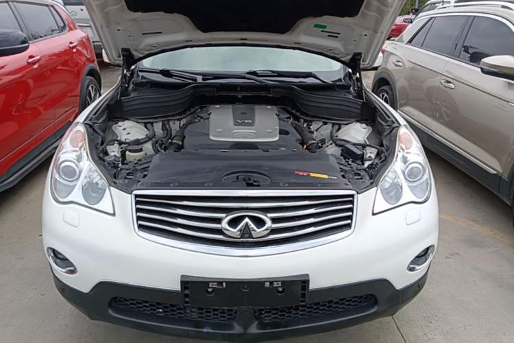 Used Infiniti QX50 2013 2.5L Two-Wheel-Drive Elegant Edition Engine Bay