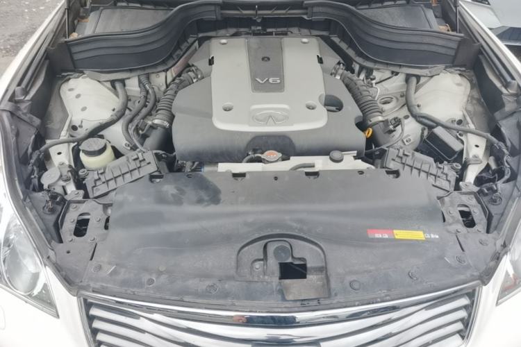 Used Infiniti QX50 2013 2.5L Two-Wheel-Drive Elegant Edition Engine Bay