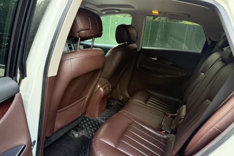 Used Infiniti QX50 2013 2.5L Two-Wheel-Drive Zunya Edition Exterior 2