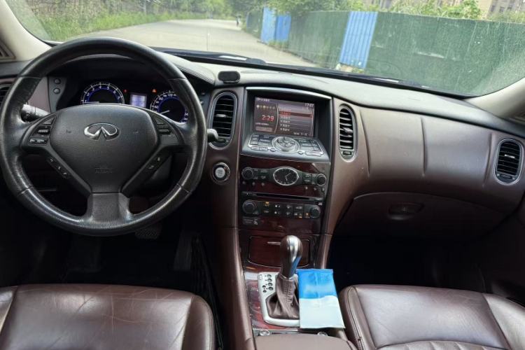 Used Infiniti QX50 2013 2.5L Two-Wheel-Drive Zunya Edition Exterior 3