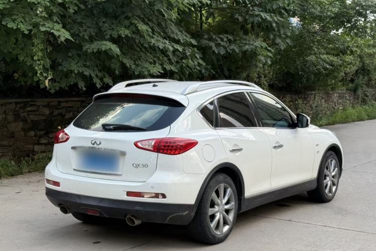 Used Infiniti QX50 2013 2.5L Two-Wheel-Drive Zunya Edition Exterior 4