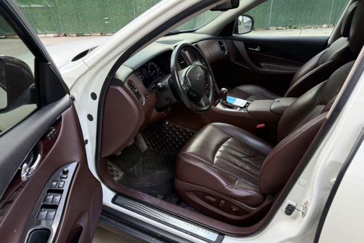 Used Infiniti QX50 2013 2.5L Two-Wheel-Drive Zunya Edition Exterior 9