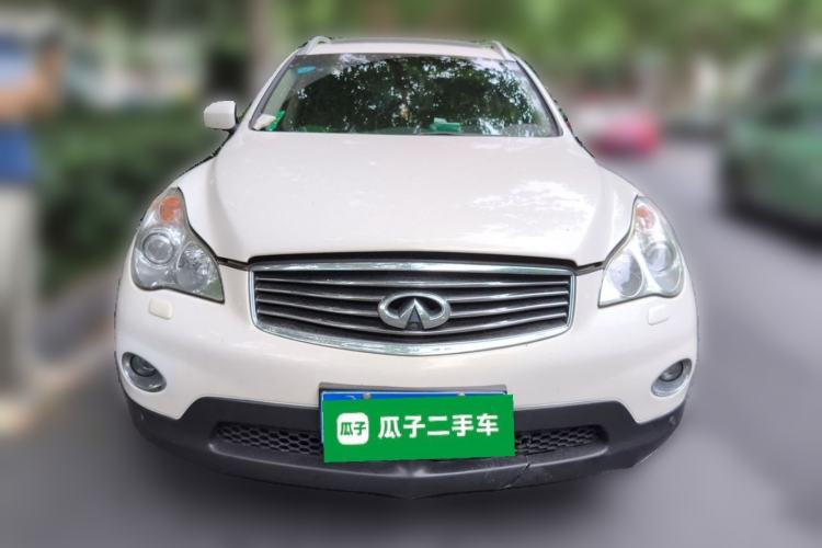 Used Infiniti QX50 2013 2.5L Two-Wheel-Drive Elegant Edition Front
