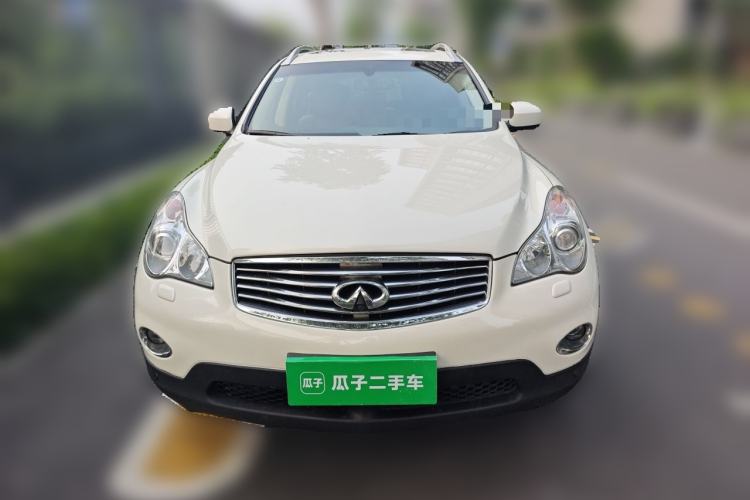 Used Infiniti QX50 2013 2.5L Two-Wheel-Drive Elegant Edition Front