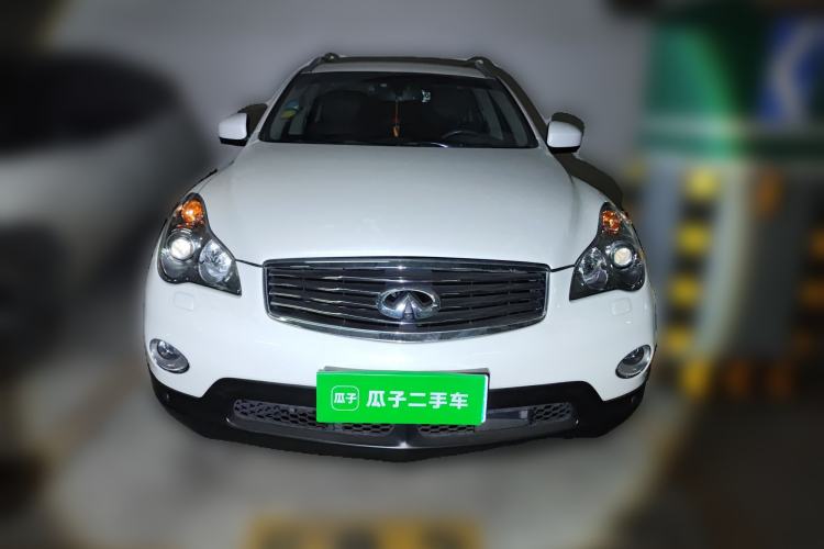 Used Infiniti QX50 2013 2.5L Two-Wheel-Drive Elegant Edition Front