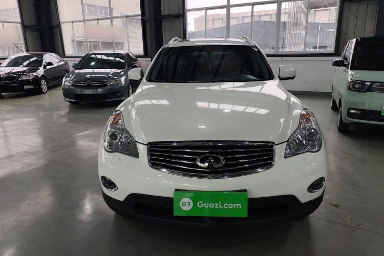 Used Infiniti QX50 2013 2.5L Two-Wheel-Drive Elegant Edition Front