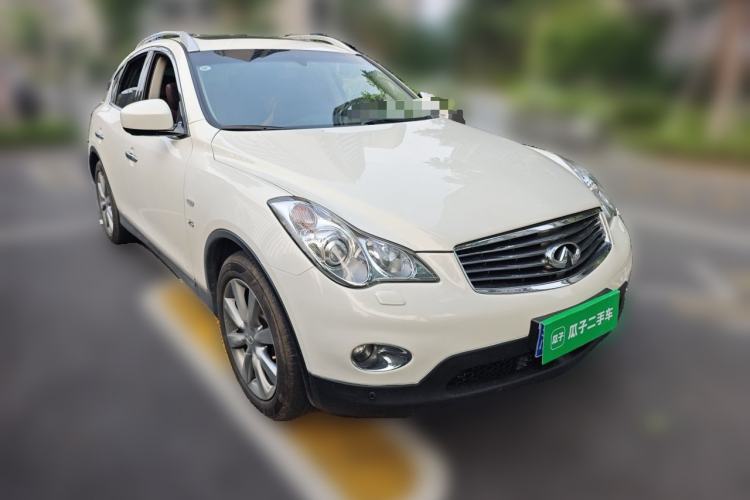 Used Infiniti QX50 2013 2.5L Two-Wheel-Drive Elegant Edition Front Right 45 Deg
