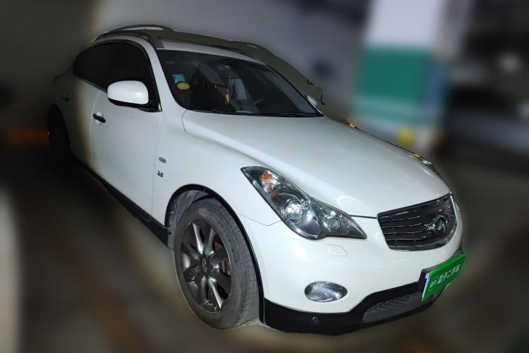 Used Infiniti QX50 2013 2.5L Two-Wheel-Drive Elegant Edition Front Right 45 Deg
