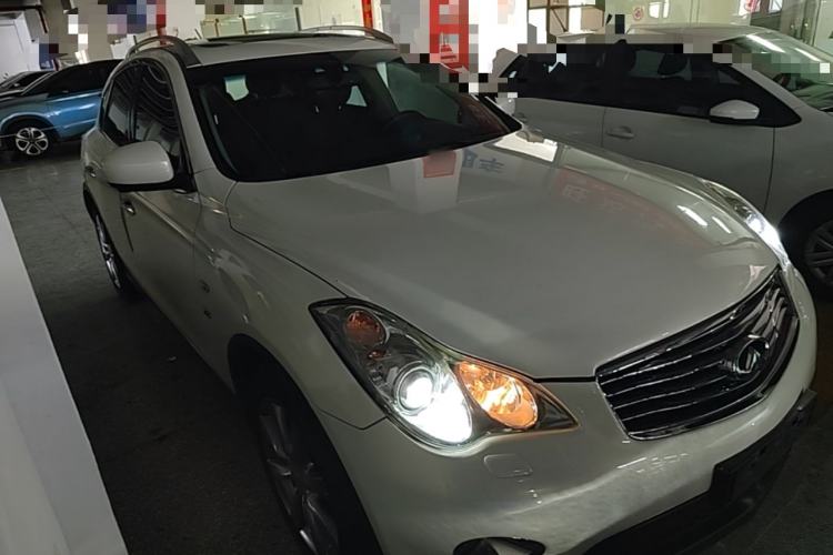 Used Infiniti QX50 2013 2.5L Two-Wheel-Drive Zunya Edition Front Right 45 Deg