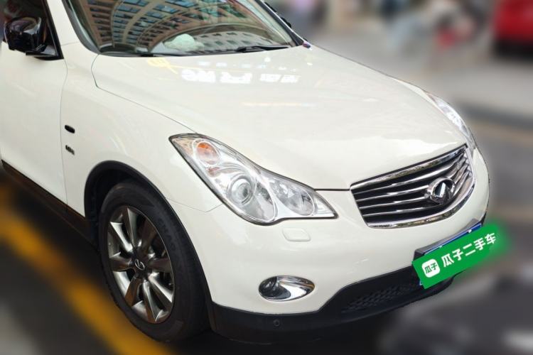 Used Infiniti QX50 2013 2.5L 4x4 Elegant Edition Front Right 45 Deg